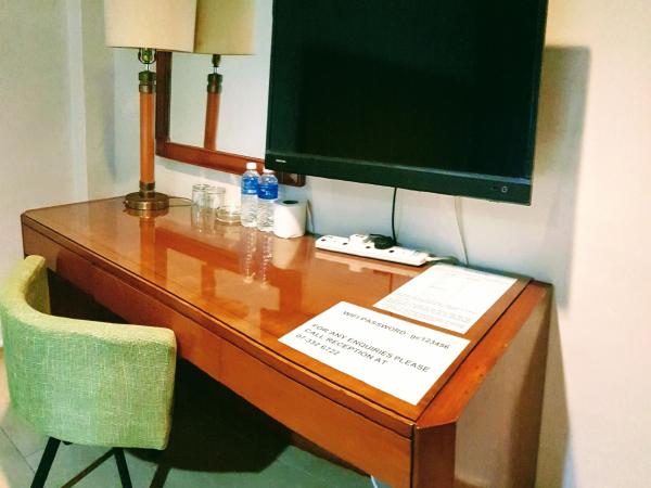 Golden Court Hotel - Sri Pelangi : photo 3 de la chambre chambre double standard