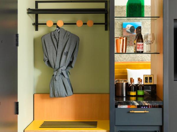 The Drake Hotel : photo 4 de la chambre chambre lit queen-size - aile moderne