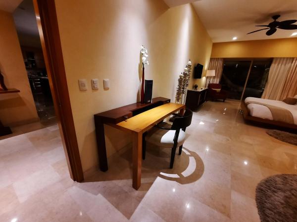 Suites at Garza Blanca Preserve Resort & Spa : photo 5 de la chambre suite junior panorama