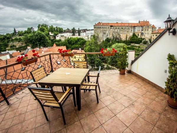 Hotel Dvorak Cesky Krumlov : photo 5 de la chambre chambre double de luxe avec terrasse
