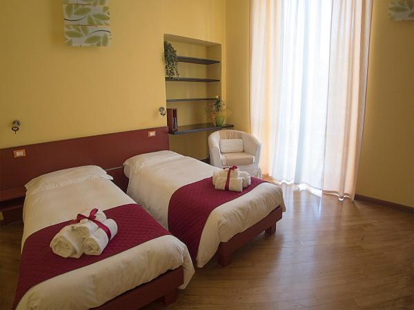 Residenza Viani Guest House : photo 7 de la chambre suite familiale