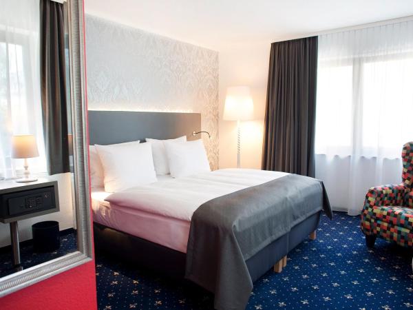 Holiday Inn Dresden - City South, an IHG Hotel : photo 2 de la chambre chambre lit king-size supérieure