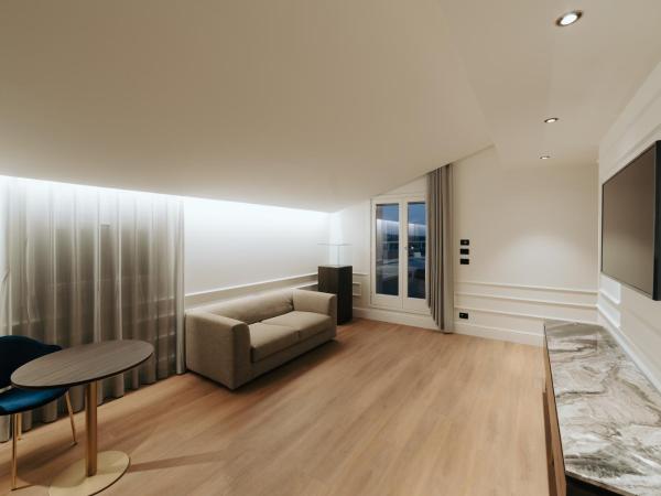 Albergo Italia : photo 4 de la chambre suite avec terrasse