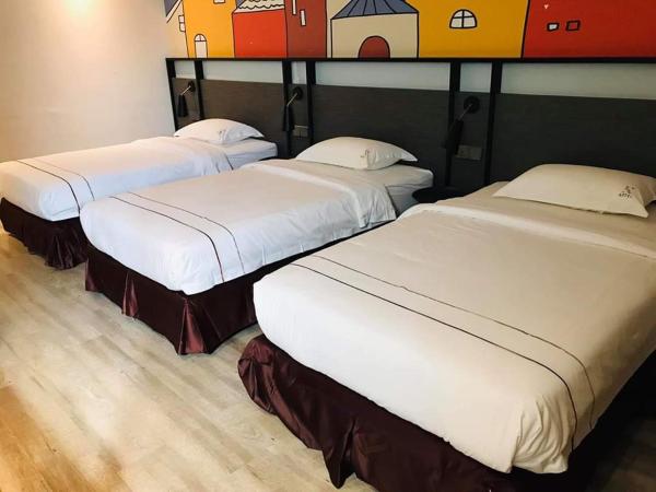 K Hotel : photo 1 de la chambre chambre triple