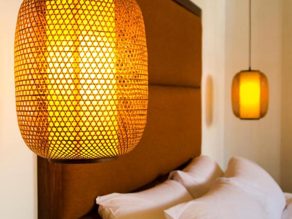 Ren I Tang Heritage Inn : photo 2 de la chambre chambre baignoire