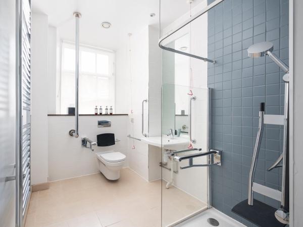 voco Grand Central Glasgow, an IHG Hotel : photo 5 de la chambre chambre lit king-size standard - accessible aux personnes à mobilité réduite