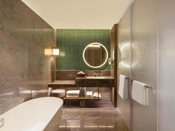 HUALUXE Hotels and Resorts Qingdao Licang, an IHG Hotel : photo 3 de la chambre suite lit king-size – non-fumeurs