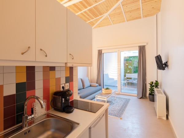 Ether Loft Suites : photo 7 de la chambre suite loft avec terrasse - loft jaune