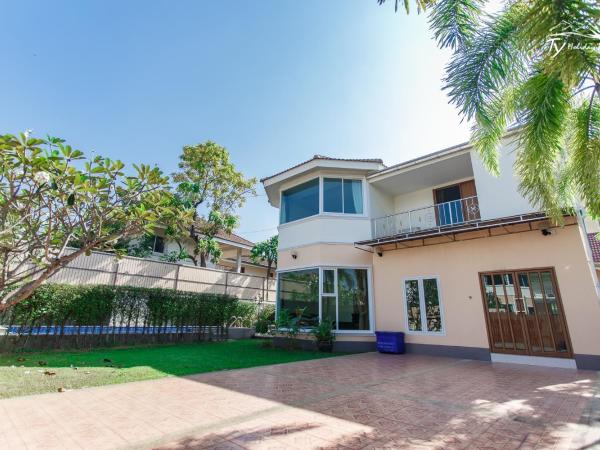 TY Holiday Resort : photo 2 de la chambre eight-bedroom villa with private pool 226