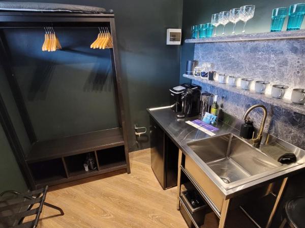 The Blue Hotel Bondi : photo 6 de la chambre chambre familiale