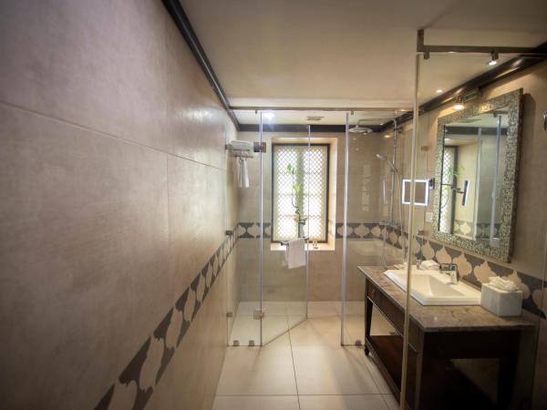 Ambassador, New Delhi - IHCL SeleQtions : photo 7 de la chambre suite double deluxe avec transfert aller simple, petit-déjeuner - 15 % de réduction sur nourriture et boissons sans alcool, happy hours (1 acheté, 1 offert) sur sélection de plats à l'insomnia