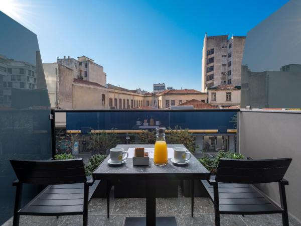 No 15 Ermou Hotel : photo 6 de la chambre chambre double confort avec balcon