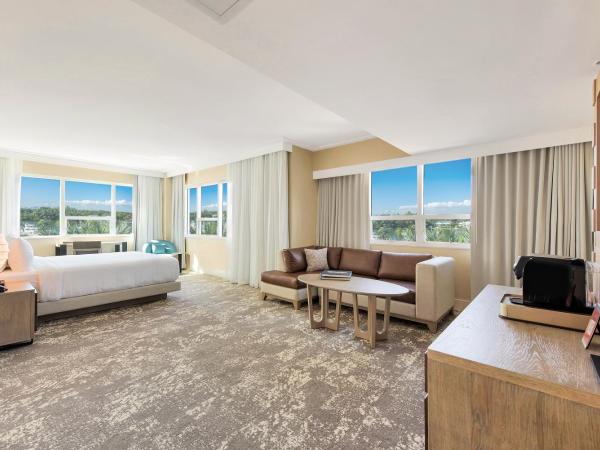 Eden Roc Miami Beach : photo 1 de la chambre suite lit king-size premium - vue sur baie