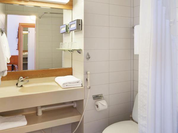 Holiday Inn Helsinki-Vantaa Airport, an IHG Hotel : photo 2 de la chambre chambre lits jumeaux