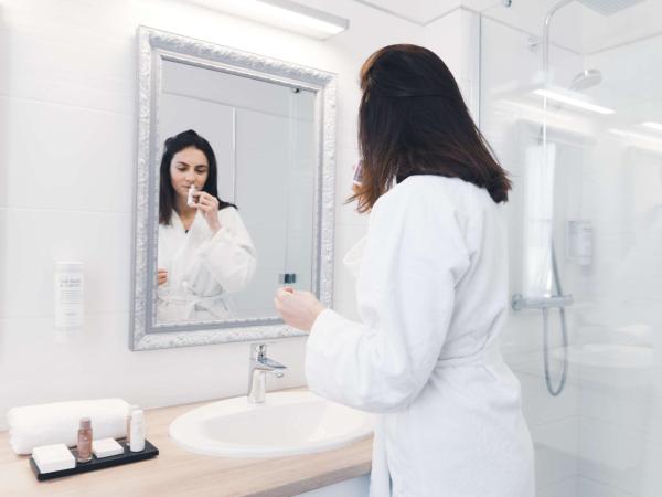 Hôtel D'Anjou : photo 3 de la chambre chambre triple deluxe avec climatisation