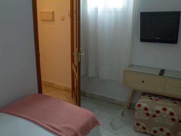 Hotel Alcántara : photo 1 de la chambre chambre simple - rez-de-chaussée