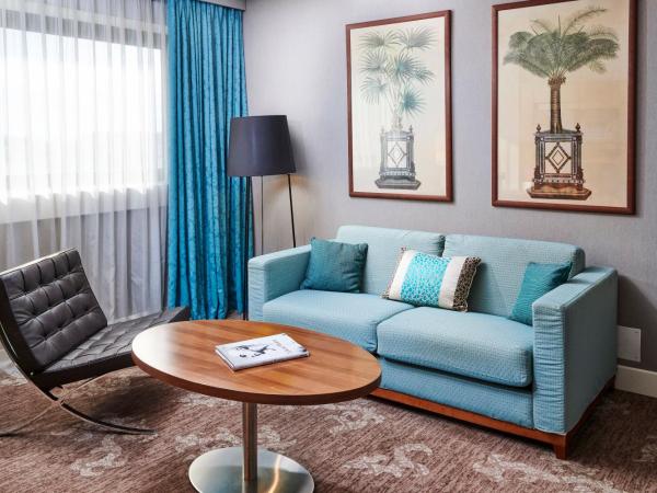 Holiday Inn Nice, an IHG Hotel : photo 3 de la chambre suite lit king-size – non-fumeurs