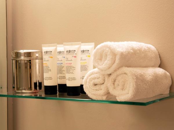 Hotel ZaZa Dallas : photo 4 de la chambre hébergement de luxe lit king-size avec salon