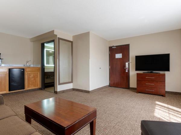 Comfort Suites Downtown Sacramento : photo 4 de la chambre suite king avec 2 lits king-size - non-fumeurs