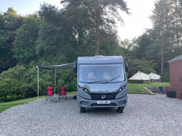 West Highland Way Hotel : photo 3 de la chambre motorhome/campervan pitch {empty spot - hard standing}