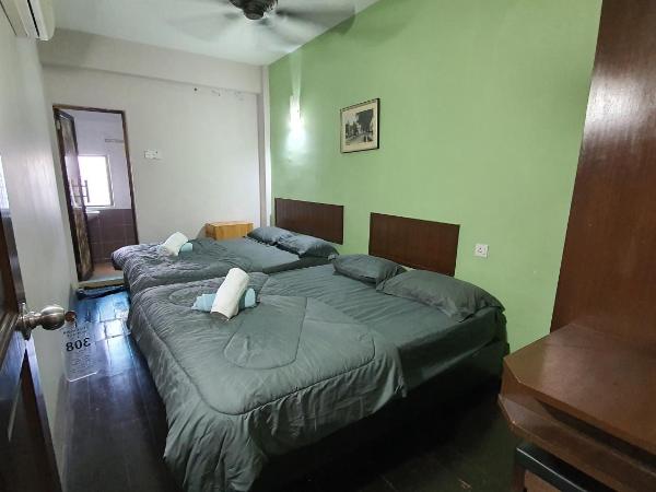 Little India Heritage Villa : photo 3 de la chambre chambre familiale avec salle de bains privative