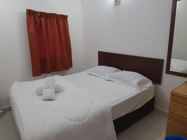 Little India Heritage Villa : photo 4 de la chambre chambre double avec salle de bains privative