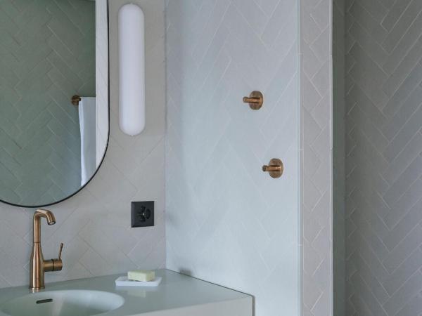 Swissôtel Kursaal Bern : photo 2 de la chambre chambre lit king-size avec balcon - swiss advantage