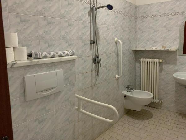 Hotel Marylise : photo 1 de la chambre chambre triple