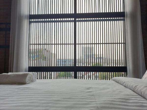 The LOCAL Ari : photo 4 de la chambre chambre double deluxe avec balcon