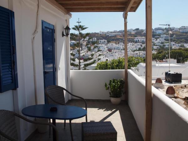 Fraskoula's Town : photo 4 de la chambre chambre simple avec toilettes communes