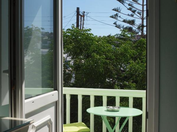 Fraskoula's Town : photo 3 de la chambre chambre triple (3 adultes)