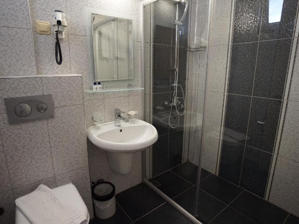 Kleopatra Balik Hotel : photo 4 de la chambre chambre triple standard