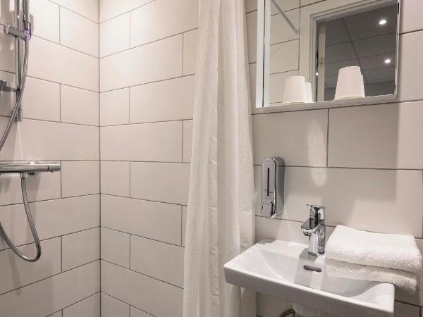 Go Hotel Saga : photo 5 de la chambre chambre quadruple avec salle de bains privative