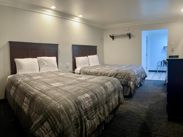 Capital City Inn Downtown Convention Center : photo 4 de la chambre chambre avec 2 grands lits queen-size