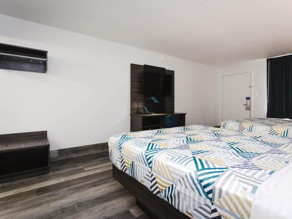 Studio 6 Houston TX Medical Center NRG Stadium : photo 5 de la chambre chambre deluxe avec 2 lits queen-size - non-fumeurs