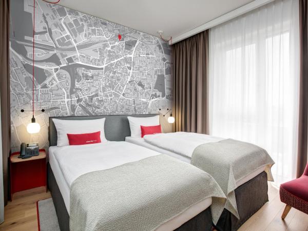 IntercityHotel Dortmund : photo 8 de la chambre chambre lits jumeaux