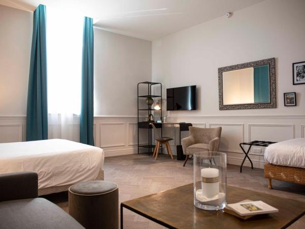 Hôtel Royal : photo 4 de la chambre chambre familiale