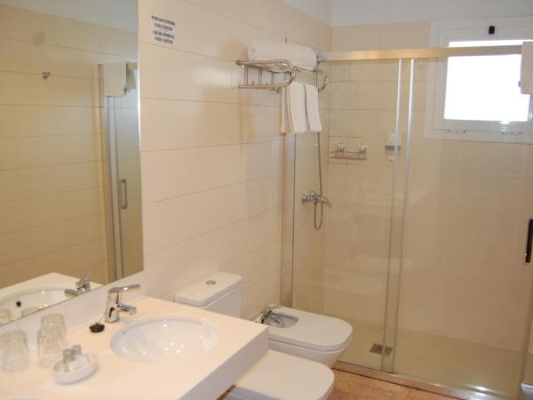 Hotel Riad Arruzafa : photo 4 de la chambre chambre triple avec parking