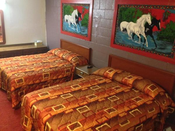 Choice Inn San Antonio : photo 7 de la chambre chambre avec 2 grands lits queen-size