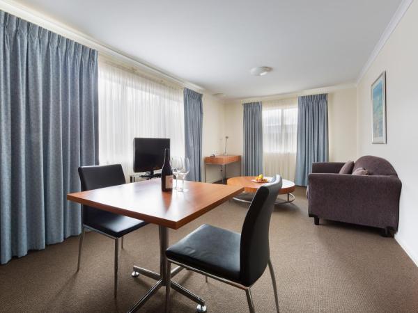 Ramada Encore Belconnen : photo 2 de la chambre chambre lit king-size exécutive