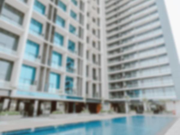 EMKA Lodge studio room the vertu apartemen ciputra world surabaya : photo 4 de la chambre studio avec balcon