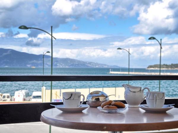Hotel Atlantis : photo 2 de la chambre chambre double ou lits jumeaux - vue sur mer