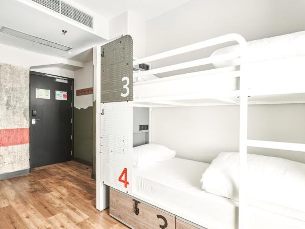 Generator Madrid : photo 8 de la chambre chambre privée avec 4 lits