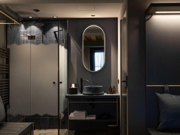 Altstadthotel Weisses Kreuz : photo 3 de la chambre chambre double avec balcon