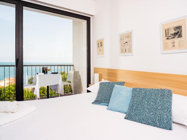 Grand Hotel Du Golfe : photo 2 de la chambre chambre double avec balcon - vue sur mer