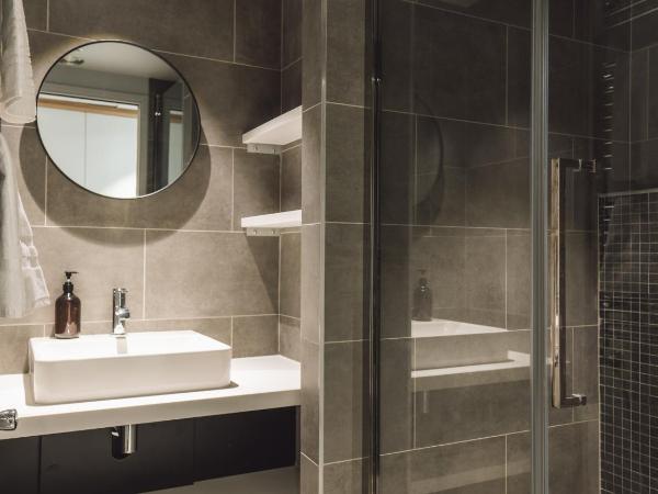 Apex2100 International Ski Academy Tignes : photo 8 de la chambre chambre lits jumeaux - vue sur montagne