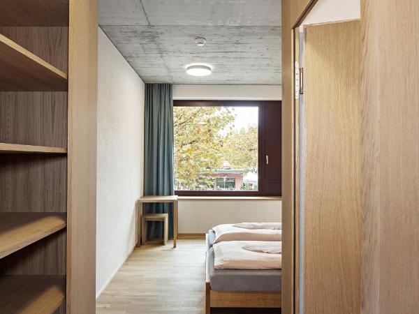 Interlaken Youth Hostel : photo 2 de la chambre chambre double avec douche