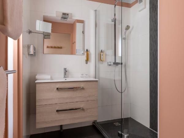 PADJA Hôtel & Spa Vannes : photo 7 de la chambre chambre double avec lit d'appoint