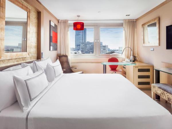 Melia Madrid Princesa : photo 1 de la chambre chambre lit queen-size