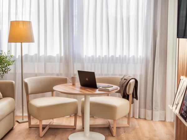 Melia Madrid Princesa : photo 6 de la chambre suite junior